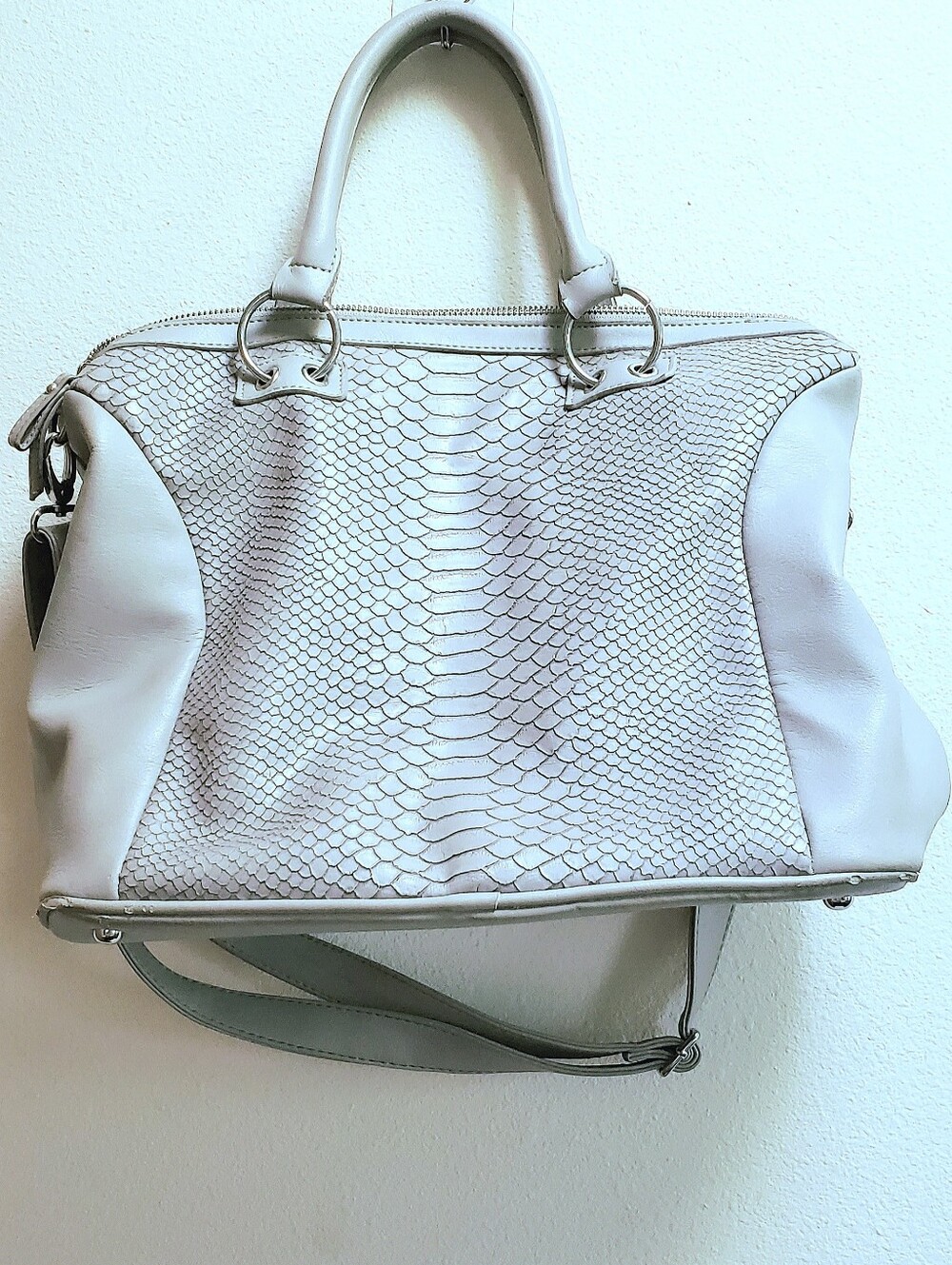 Women's Gray Textured Satchel Handbag - Elegant Everyday Tote - Picture 3 of 4